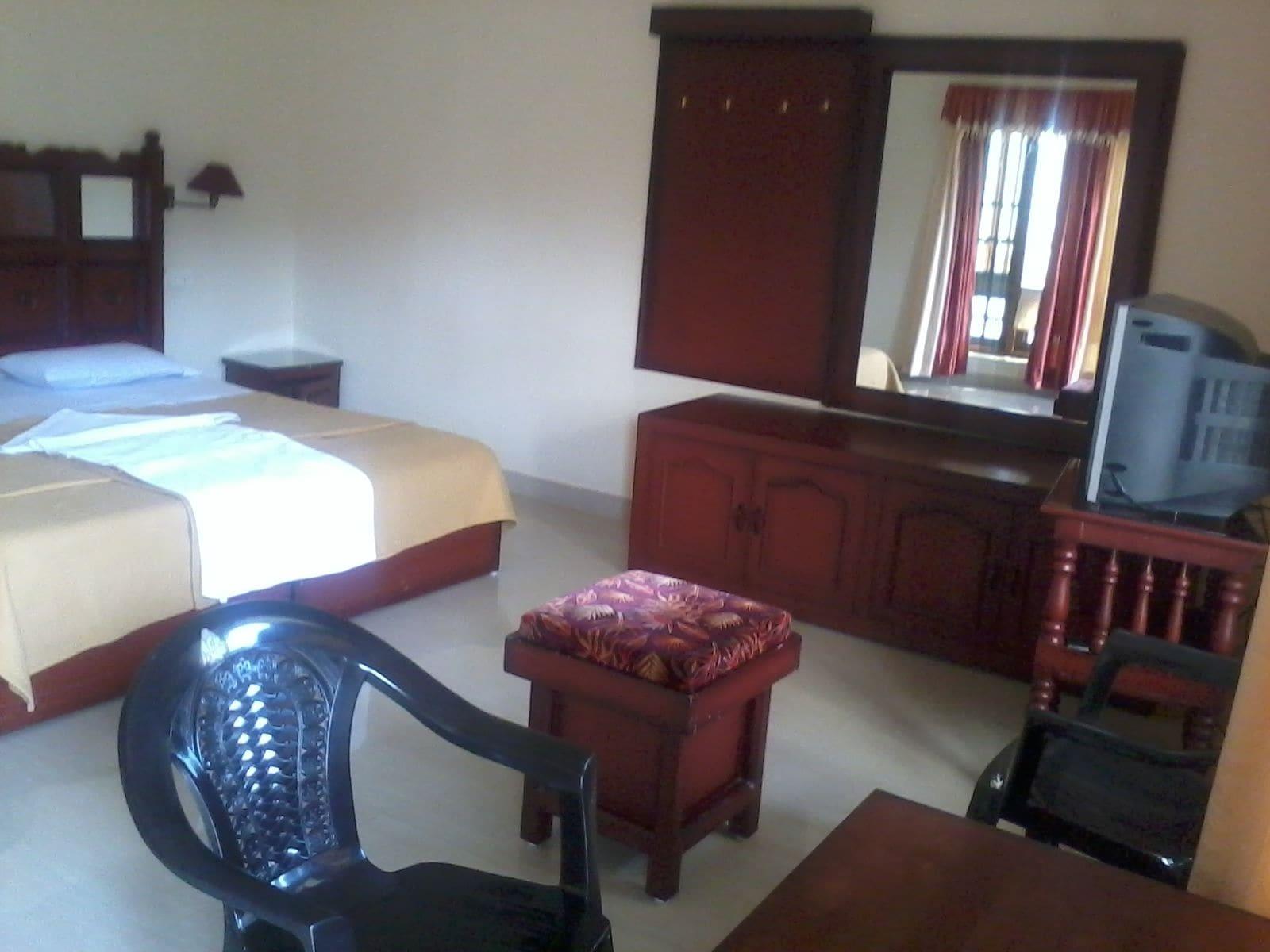 Jungle Palace Homestay เทกคาดี ภายนอก รูปภาพ