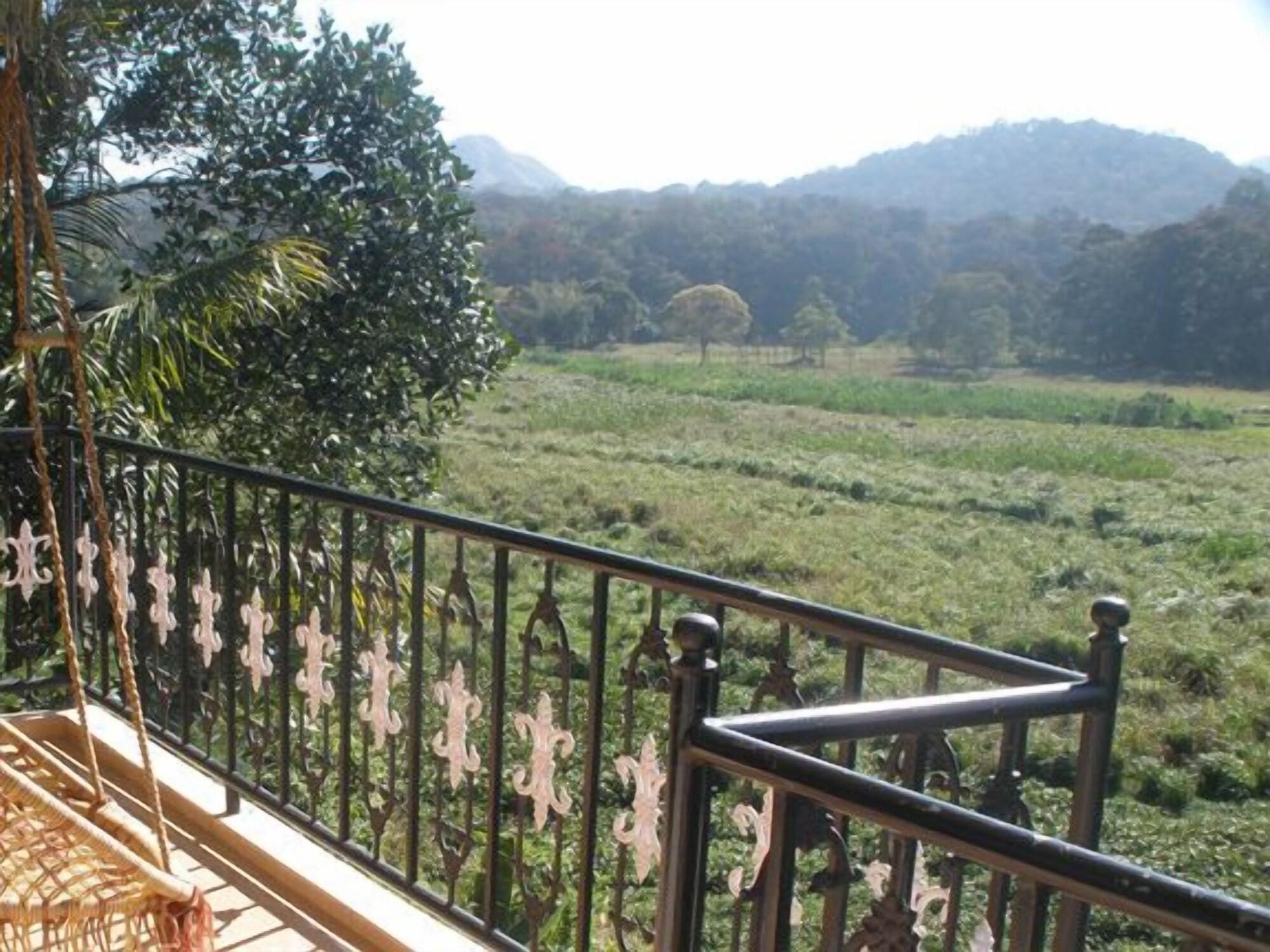 Jungle Palace Homestay เทกคาดี ภายนอก รูปภาพ