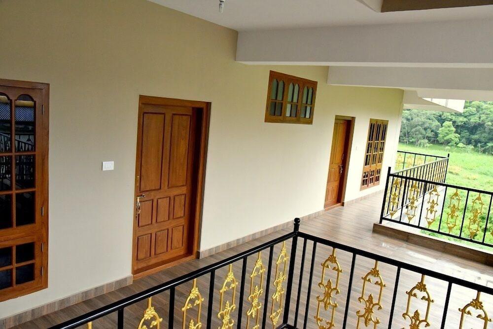 Jungle Palace Homestay เทกคาดี ภายนอก รูปภาพ