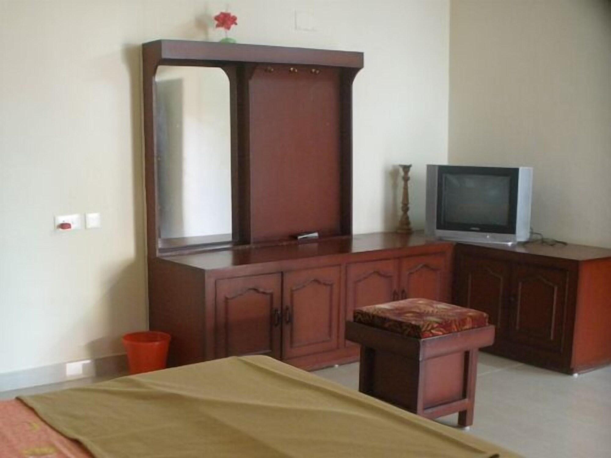 Jungle Palace Homestay เทกคาดี ภายนอก รูปภาพ
