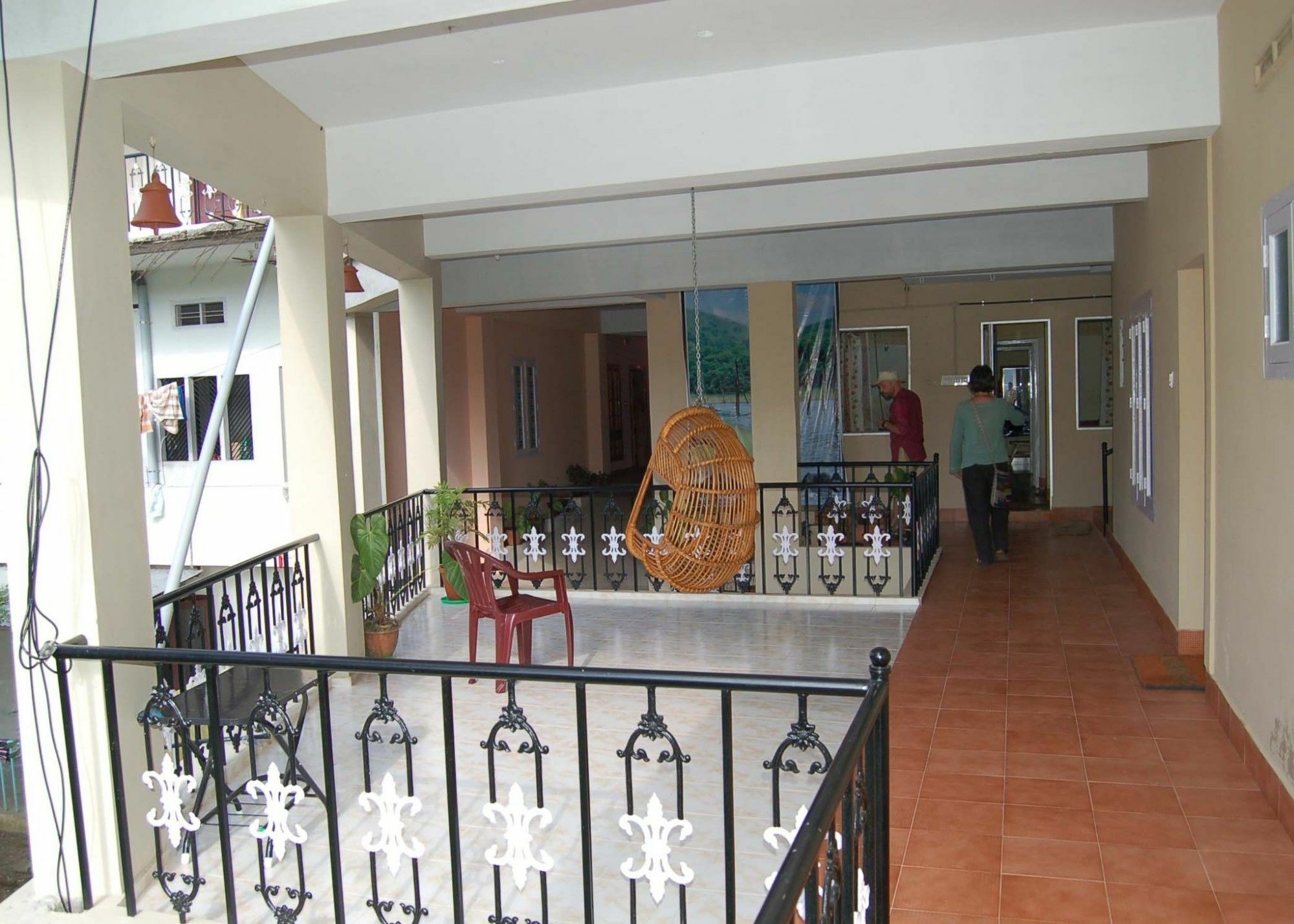 Jungle Palace Homestay เทกคาดี ภายนอก รูปภาพ